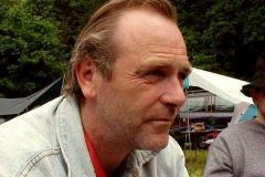 2001-084-uk